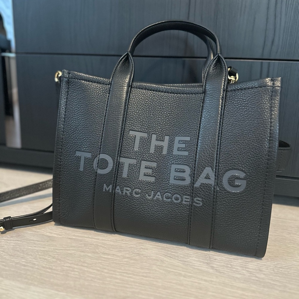 Marc Jacobs Black Leather Tote Bag 13”x10”